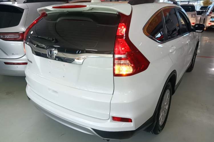 Used Honda CR-V 2016 2.0L two-wheel drive Urban Edition Rear Right 45 Deg