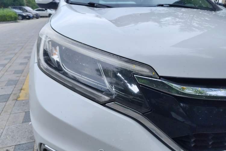 Used Honda CR-V 2016 2.0L Two-Wheel Drive Classic Edition Right Front Headlight