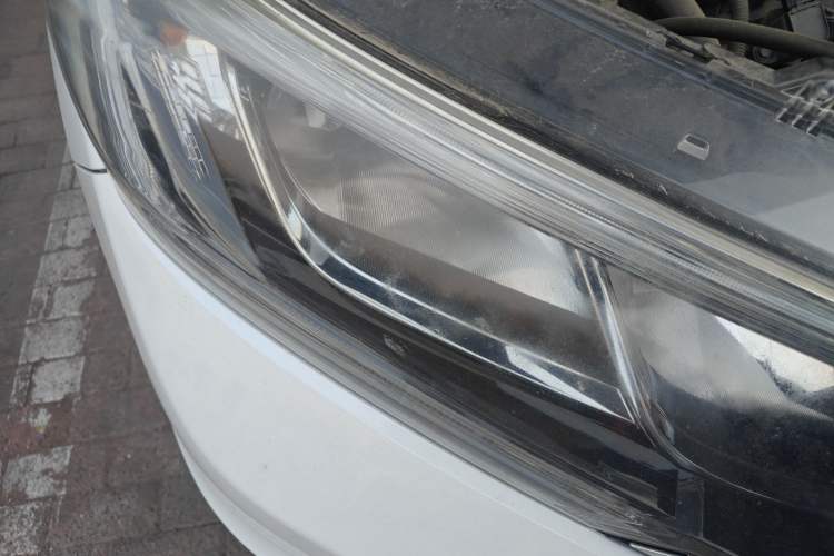 Used Honda CR-V 2016 2.0L two-wheel drive Urban Edition Right Front Headlight