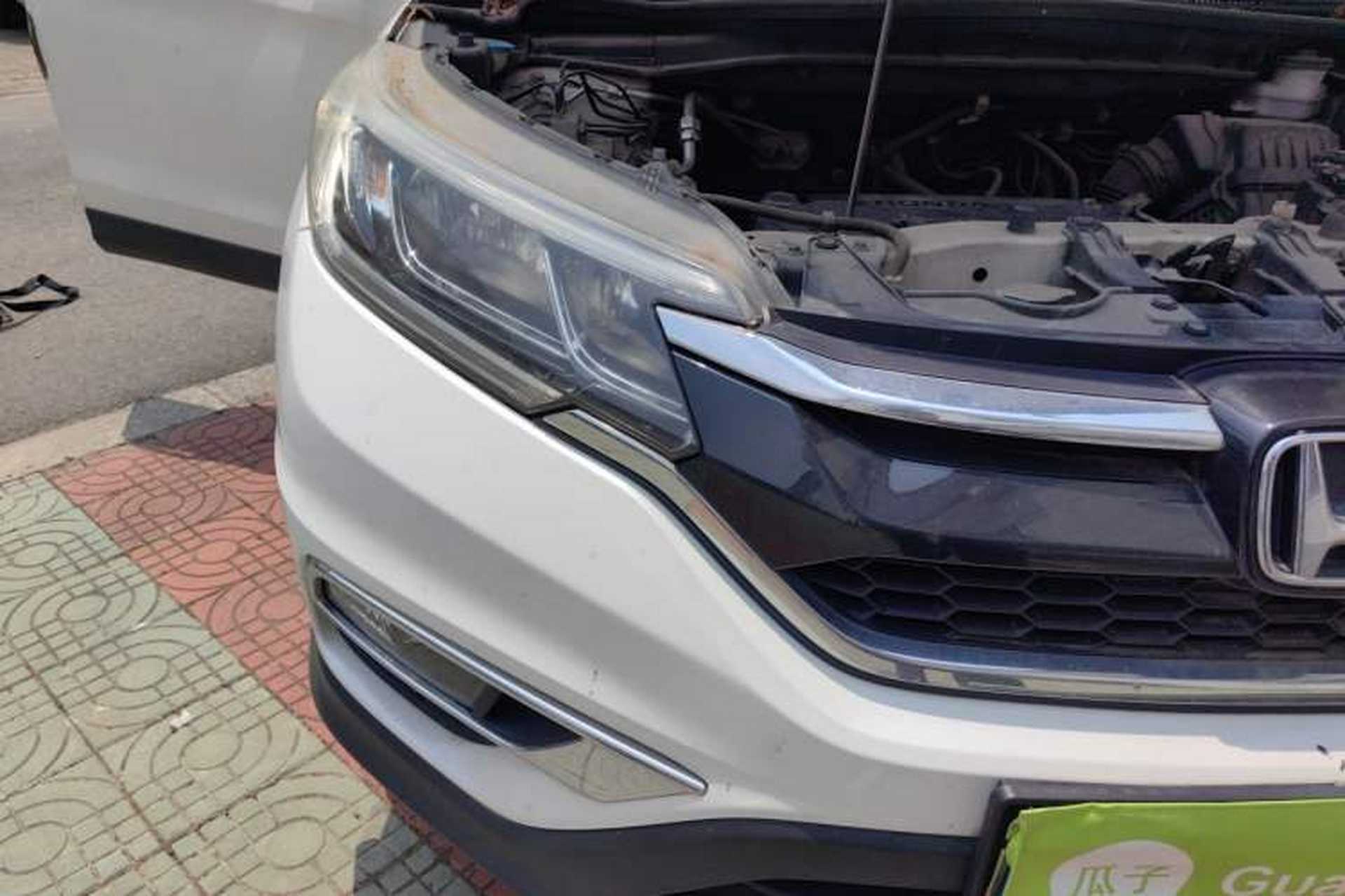 Used Honda CR-V 2016 2.0L two-wheel drive Urban Edition Right Front Headlight