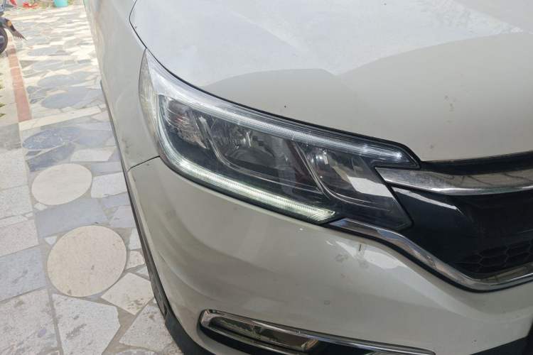 Used Honda CR-V 2016 2.0L two-wheel drive Urban Edition Right Front Headlight