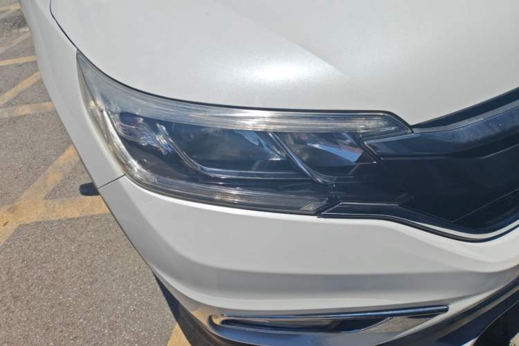 Used Honda CR-V 2016 2.0L Two-Wheel Drive Classic Edition Right Front Headlight