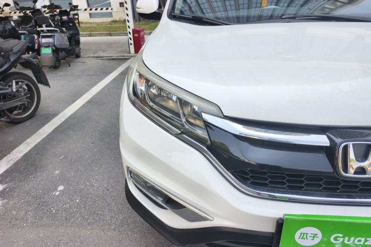Used Honda CR-V 2016 2.0L Two-Wheel Drive Classic Edition Right Front Headlight