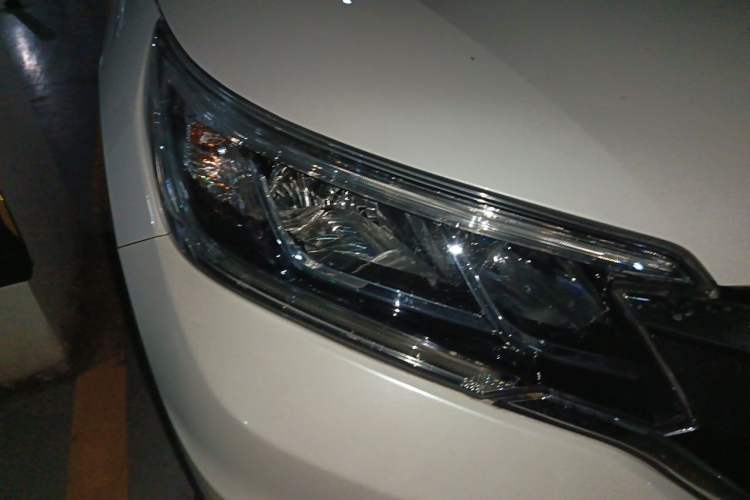 Used Honda CR-V 2016 2.0L two-wheel drive Urban Edition Right Front Headlight