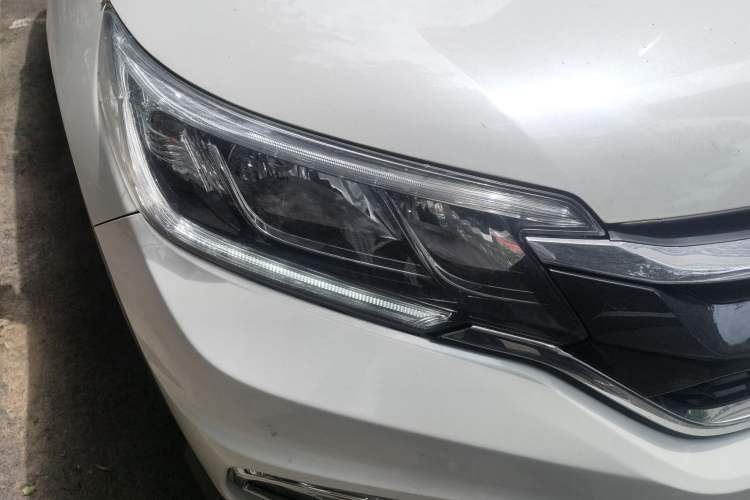 Used Honda CR-V 2016 2.0L two-wheel drive Urban Edition Right Front Headlight