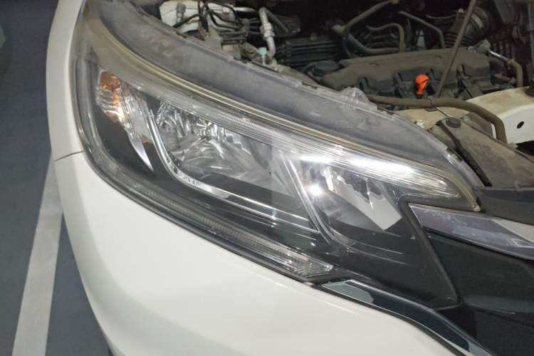 Used Honda CR-V 2016 2.0L Two-Wheel Drive Classic Edition Right Front Headlight