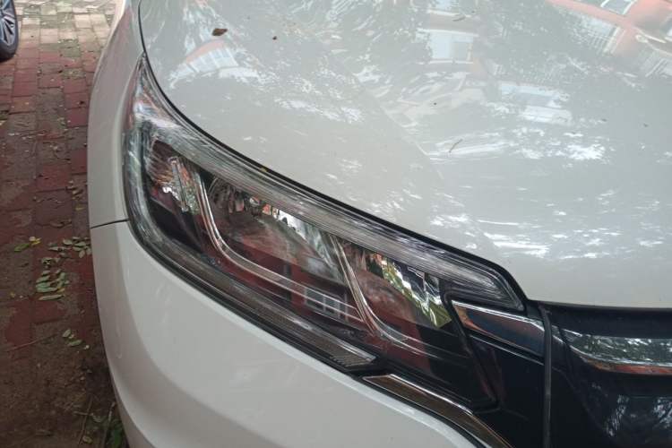 Used Honda CR-V 2016 2.0L two-wheel drive Urban Edition Right Front Headlight