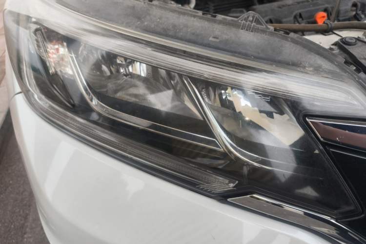 Used Honda CR-V 2016 2.0L Two-Wheel Drive Classic Edition Right Front Headlight