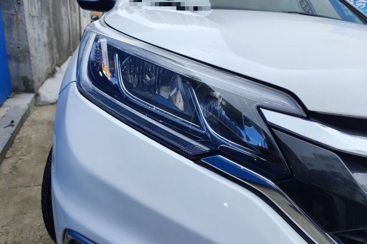 Used Honda CR-V 2016 2.0L two-wheel drive Urban Edition Right Front Headlight