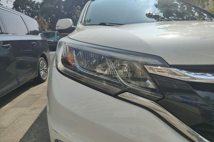 Used Honda CR-V 2016 2.0L two-wheel drive Urban Edition Right Front Headlight