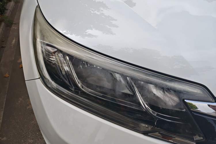 Used Honda CR-V 2016 2.0L two-wheel drive Urban Edition Right Front Headlight