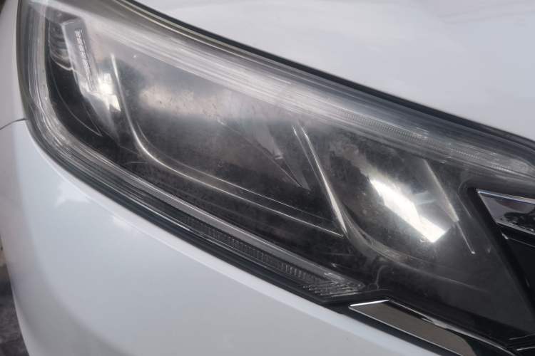 Used Honda CR-V 2016 2.0L two-wheel drive Urban Edition Right Front Headlight