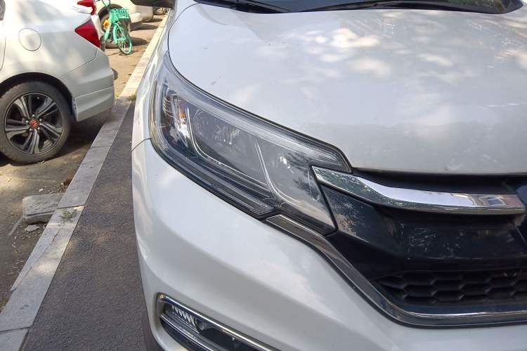 Used Honda CR-V 2016 2.0L Two-Wheel Drive Classic Edition Right Front Headlight