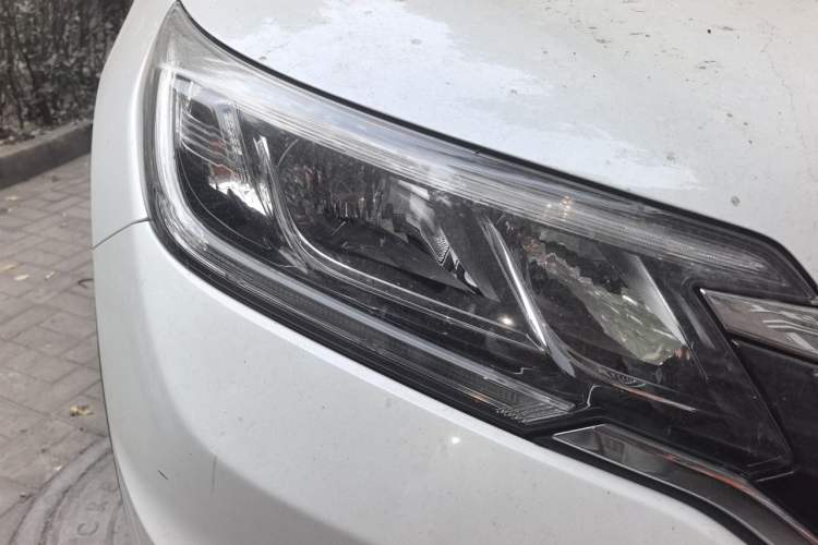 Used Honda CR-V 2016 2.0L Two-Wheel Drive Classic Edition Right Front Headlight