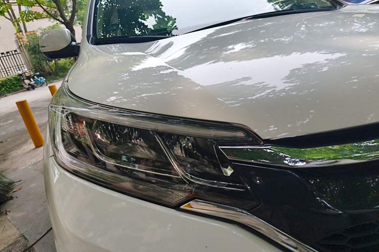 Used Honda CR-V 2016 2.0L Two-Wheel Drive Classic Edition Right Front Headlight