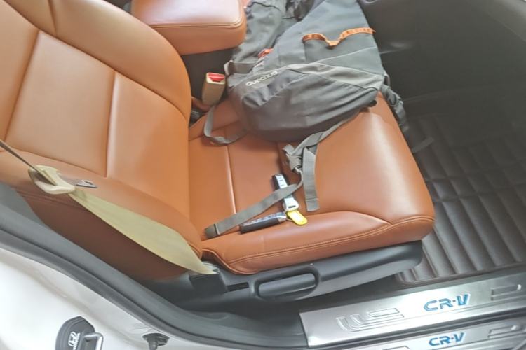 Used Honda CR-V 2016 2.0L two-wheel drive Urban Edition Right Front Seat