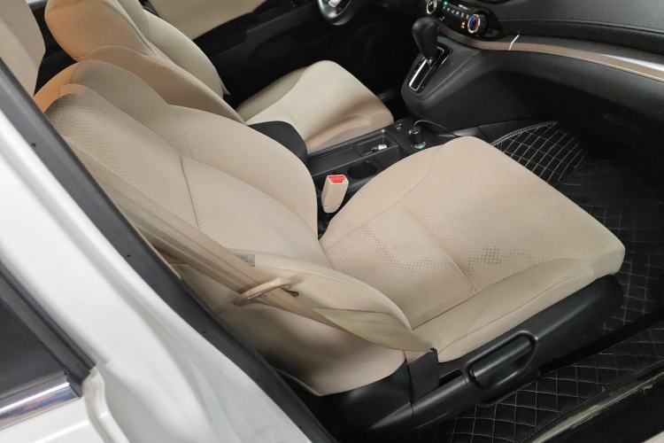 Used Honda CR-V 2016 2.0L Two-Wheel Drive Classic Edition Right Front Seat