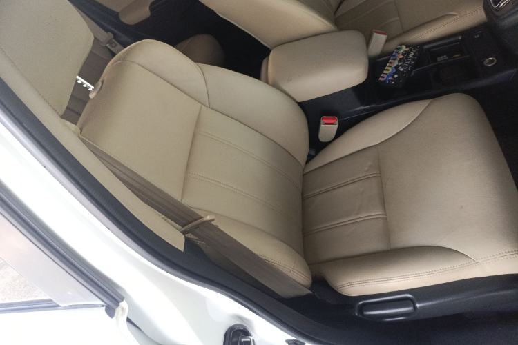 Used Honda CR-V 2016 2.0L two-wheel drive Urban Edition Right Front Seat