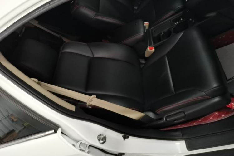 Used Honda CR-V 2016 2.0L two-wheel drive Urban Edition Right Front Seat