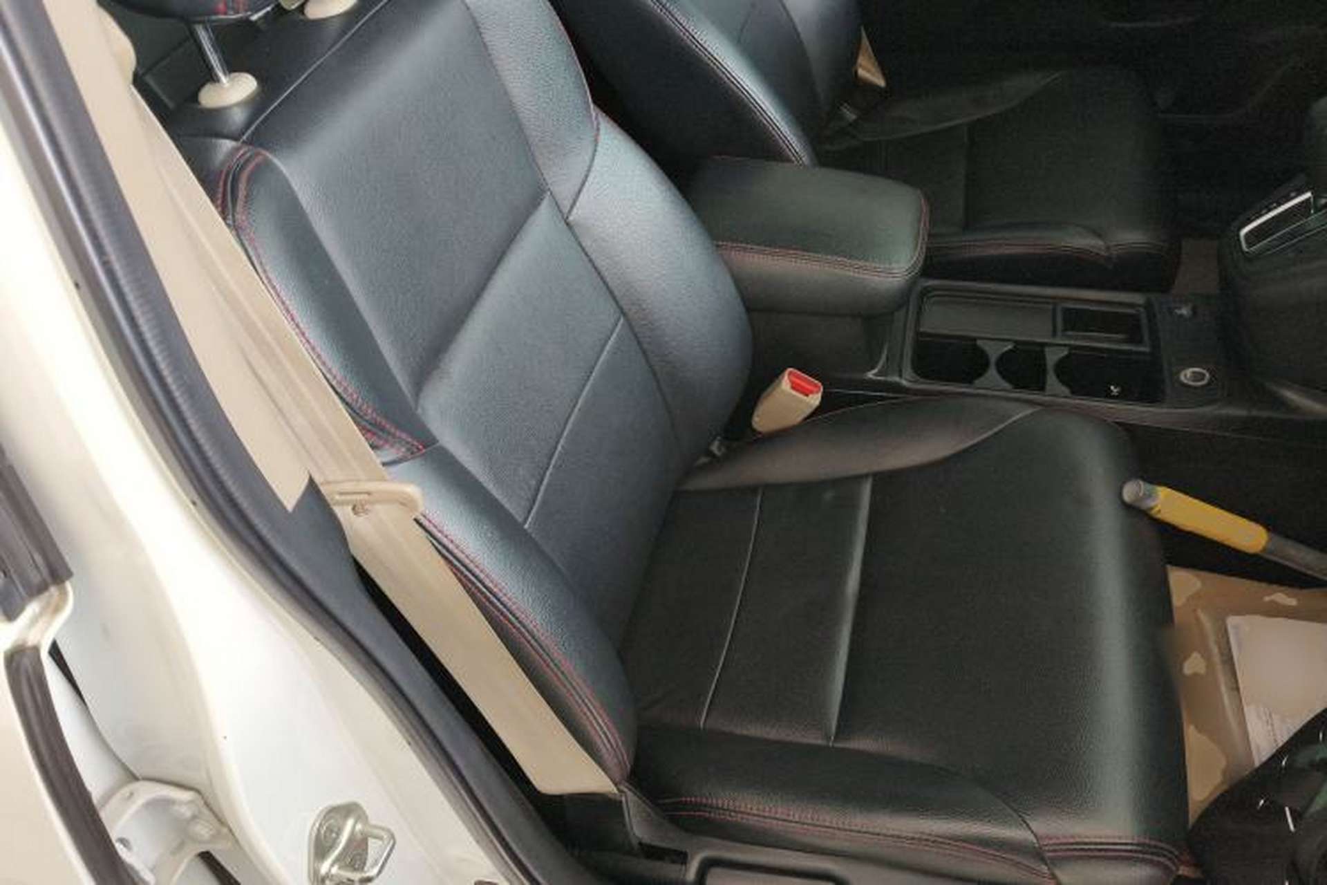 Used Honda CR-V 2016 2.0L two-wheel drive Urban Edition Right Front Seat