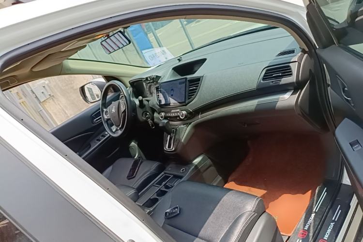 Used Honda CR-V 2016 2.0L two-wheel drive Urban Edition Right Front Seat