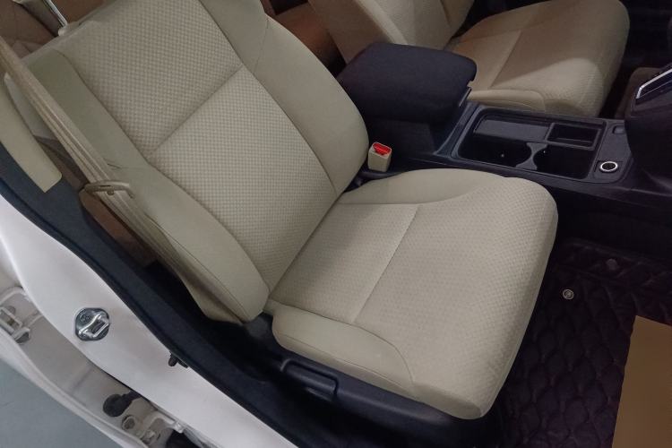 Used Honda CR-V 2016 2.0L two-wheel drive Urban Edition Right Front Seat