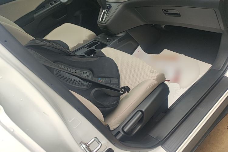 Used Honda CR-V 2016 2.0L two-wheel drive Urban Edition Right Front Seat