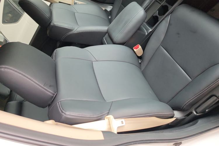 Used Honda CR-V 2016 2.0L Two-Wheel Drive Classic Edition Right Front Seat