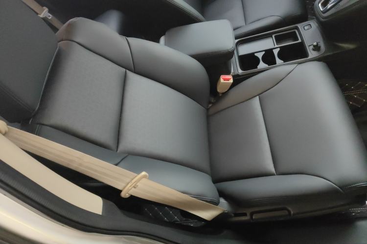 Used Honda CR-V 2016 2.0L two-wheel drive Urban Edition Right Front Seat