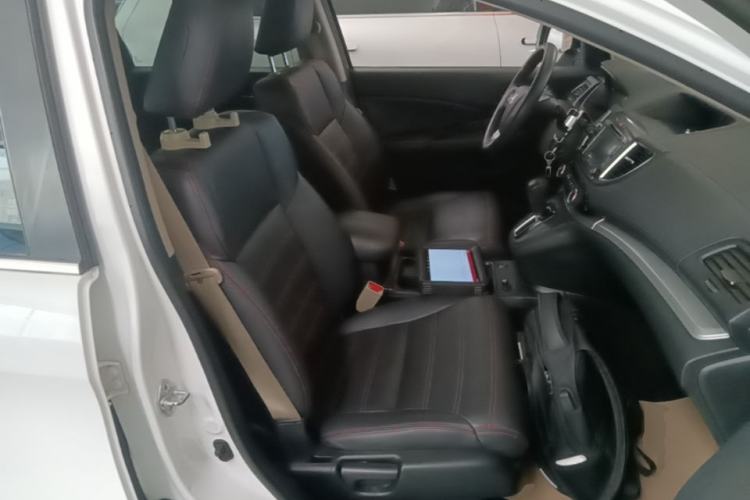 Used Honda CR-V 2016 2.0L two-wheel drive Urban Edition Right Front Seat