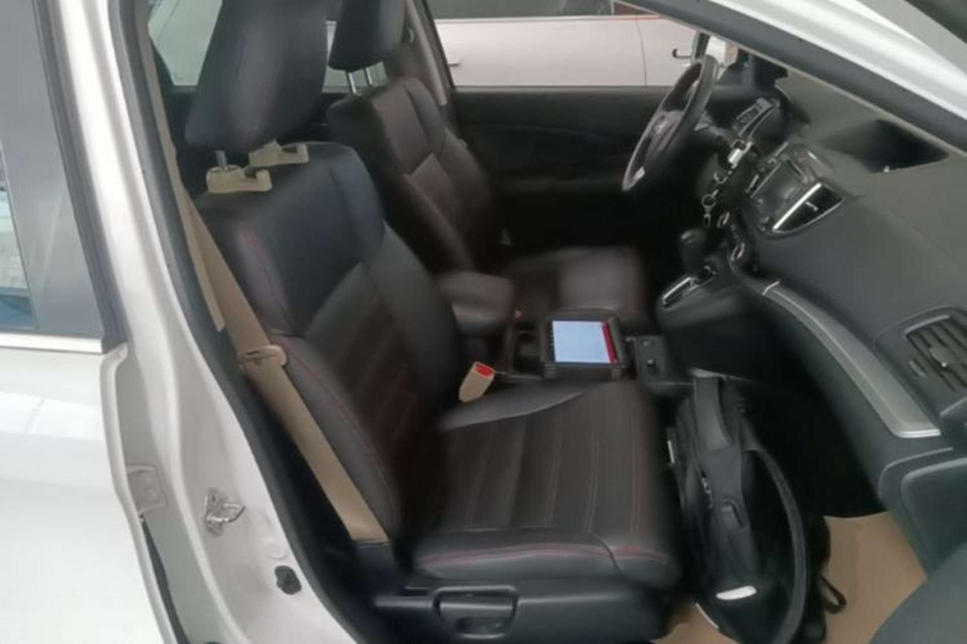 Used Honda CR-V 2016 2.0L two-wheel drive Urban Edition Right Front Seat