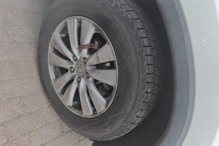 Used Honda CR-V 2016 2.0L two-wheel drive Urban Edition Right Front Wheel Hub