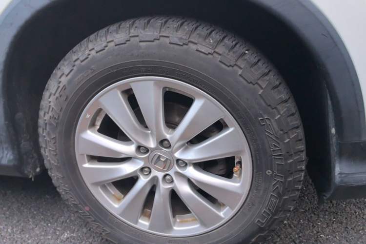 Used Honda CR-V 2016 2.0L two-wheel drive Urban Edition Right Front Wheel Hub
