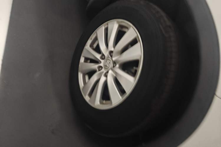 Used Honda CR-V 2016 2.0L Two-Wheel Drive Classic Edition Right Front Wheel Hub