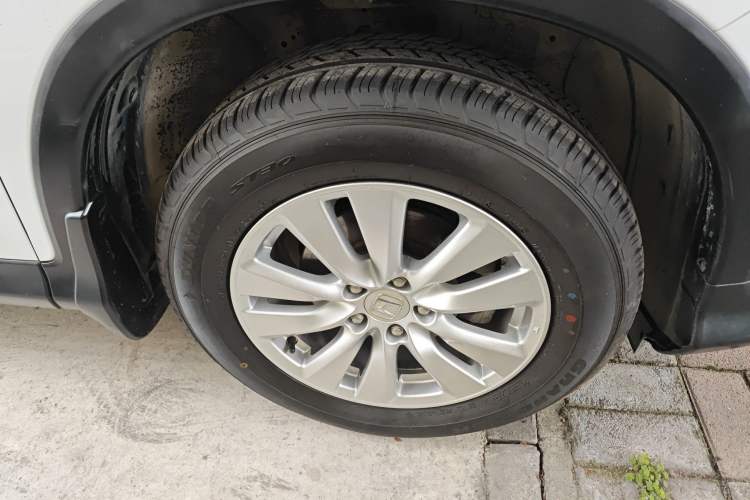 Used Honda CR-V 2016 2.0L Two-Wheel Drive Classic Edition Right Front Wheel Hub