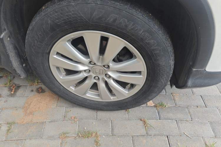 Used Honda CR-V 2016 2.0L two-wheel drive Urban Edition Right Front Wheel Hub