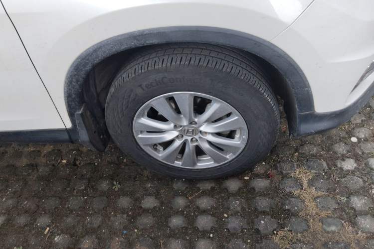 Used Honda CR-V 2016 2.0L two-wheel drive Urban Edition Right Front Wheel Hub