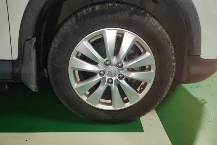Used Honda CR-V 2016 2.0L two-wheel drive Urban Edition Right Front Wheel Hub