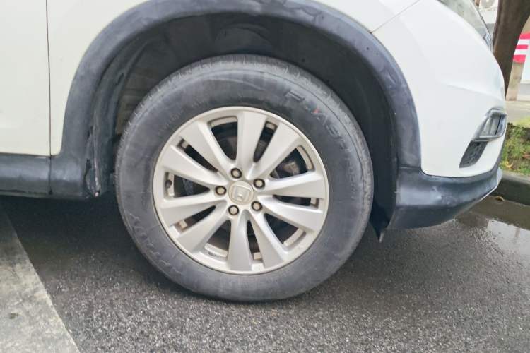 Used Honda CR-V 2016 2.0L two-wheel drive Urban Edition Right Front Wheel Hub