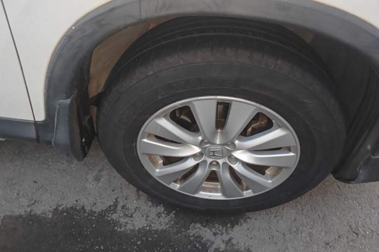 Used Honda CR-V 2016 2.0L two-wheel drive Urban Edition Right Front Wheel Hub
