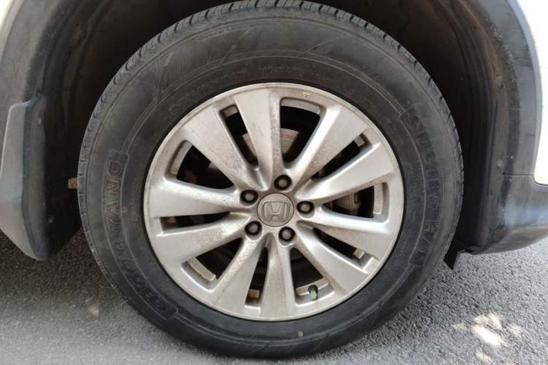 Used Honda CR-V 2016 2.0L two-wheel drive Urban Edition Right Front Wheel Hub