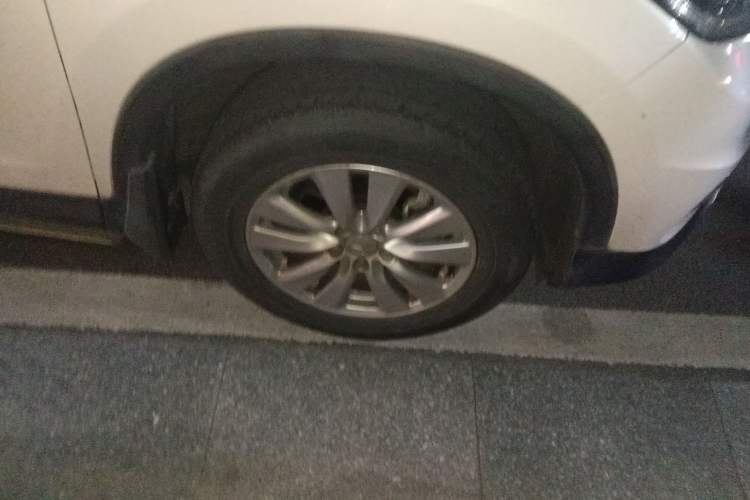 Used Honda CR-V 2016 2.0L Two-Wheel Drive Classic Edition Right Front Wheel Hub
