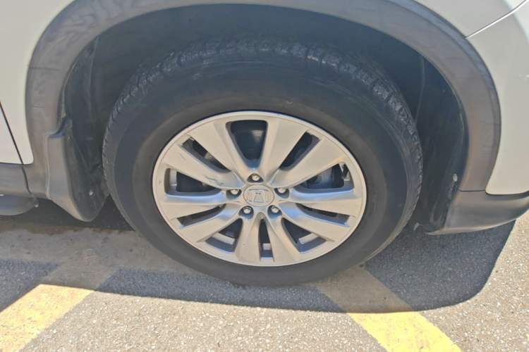Used Honda CR-V 2016 2.0L Two-Wheel Drive Classic Edition Right Front Wheel Hub