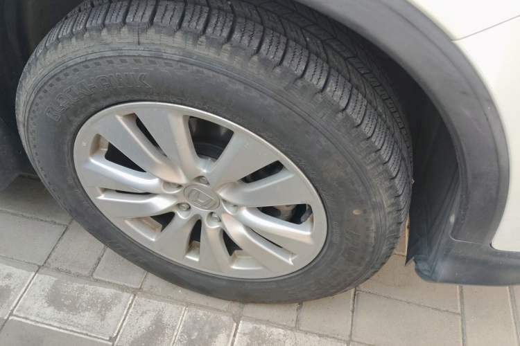 Used Honda CR-V 2016 2.0L two-wheel drive Urban Edition Right Front Wheel Hub