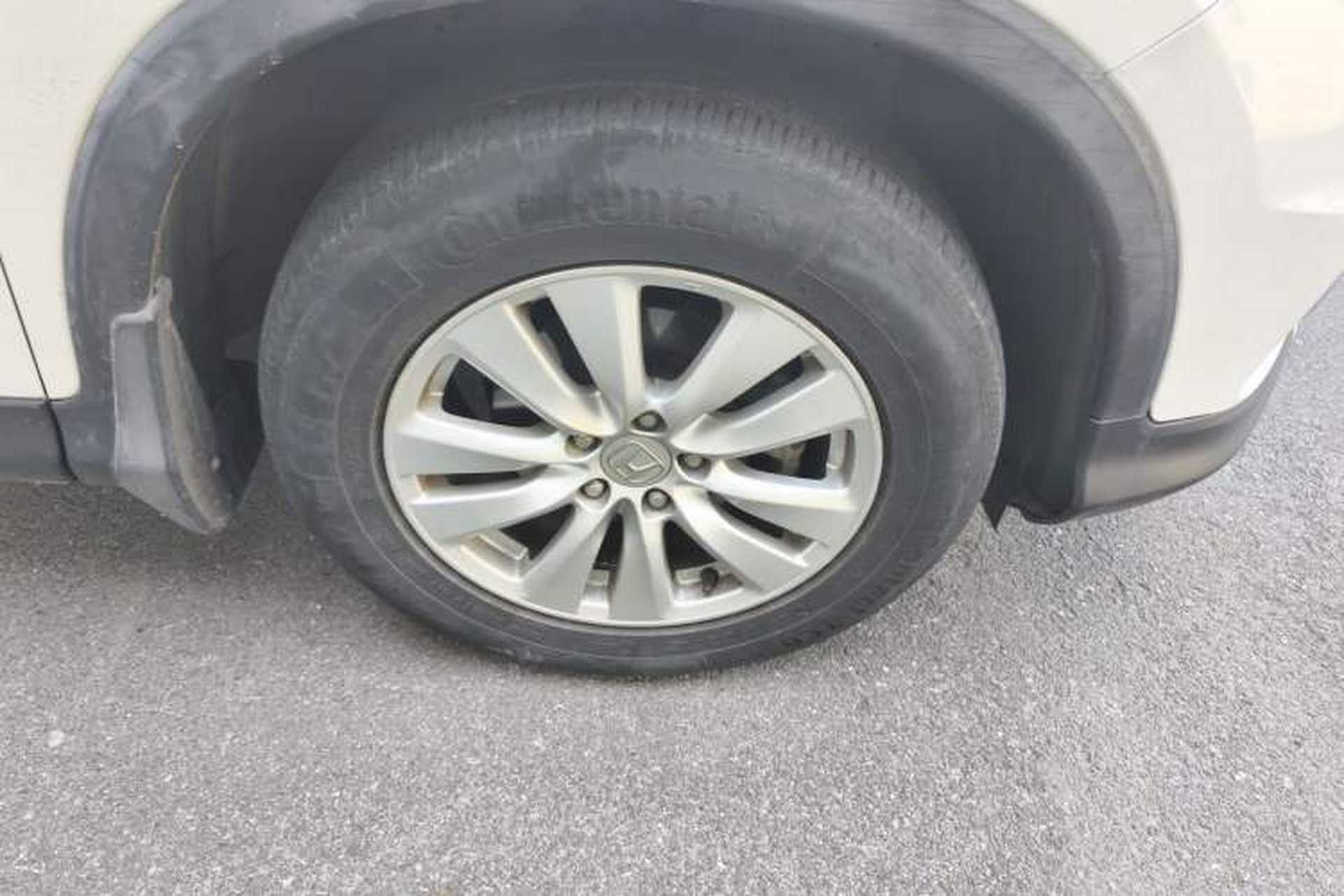 Used Honda CR-V 2016 2.0L Two-Wheel Drive Classic Edition Right Front Wheel Hub