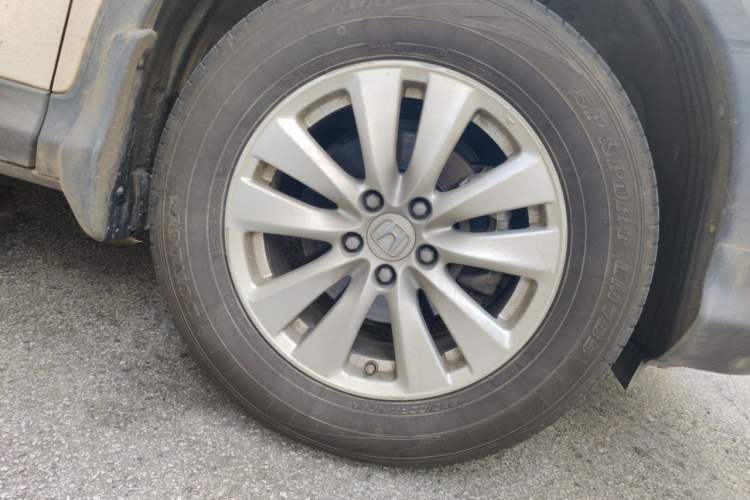 Used Honda CR-V 2016 2.0L Two-Wheel Drive Classic Edition Right Front Wheel Hub