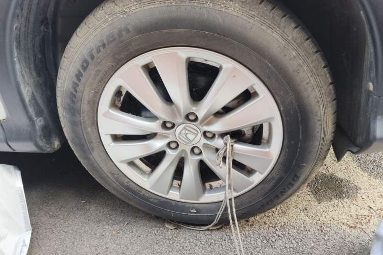 Used Honda CR-V 2016 2.0L two-wheel drive Urban Edition Right Front Wheel Hub