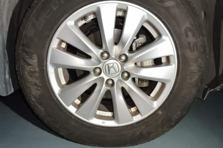 Used Honda CR-V 2016 2.0L two-wheel drive Urban Edition Right Front Wheel Hub
