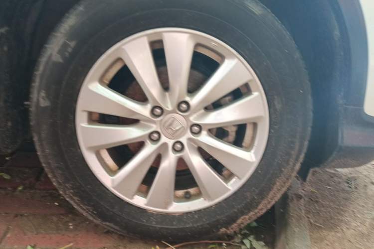 Used Honda CR-V 2016 2.0L two-wheel drive Urban Edition Right Front Wheel Hub