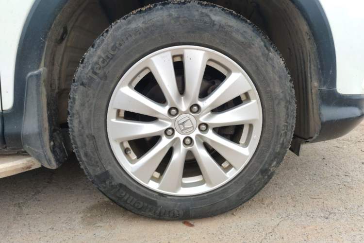 Used Honda CR-V 2016 2.0L Two-Wheel Drive Classic Edition Right Front Wheel Hub